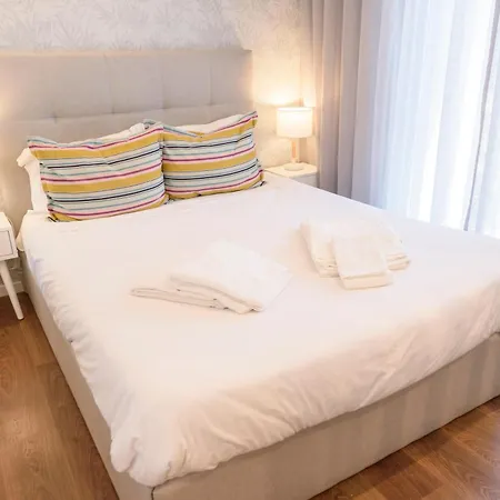 Terro Collection - Eca De Queiros Apartment *